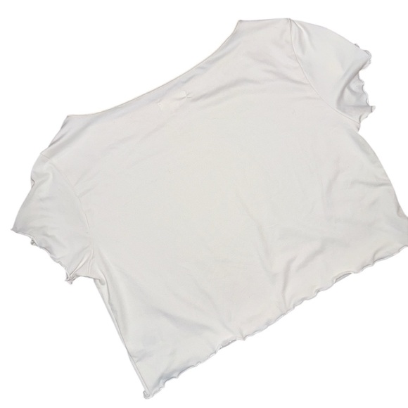 Colsie Ivory Cropped Spring Time Top - Picture 5 of 7